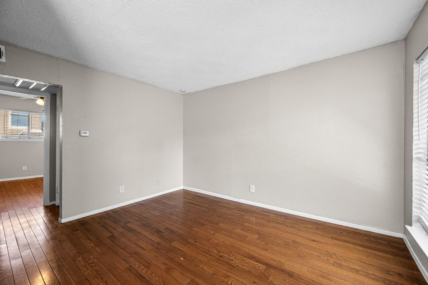 5317JuniusStDallasTX_MHP-18