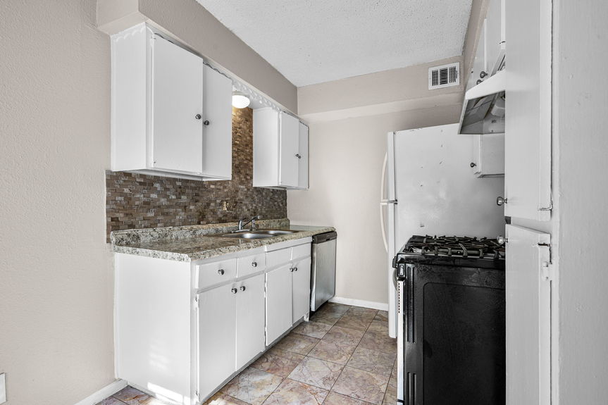 5317JuniusStDallasTX_MHP-21