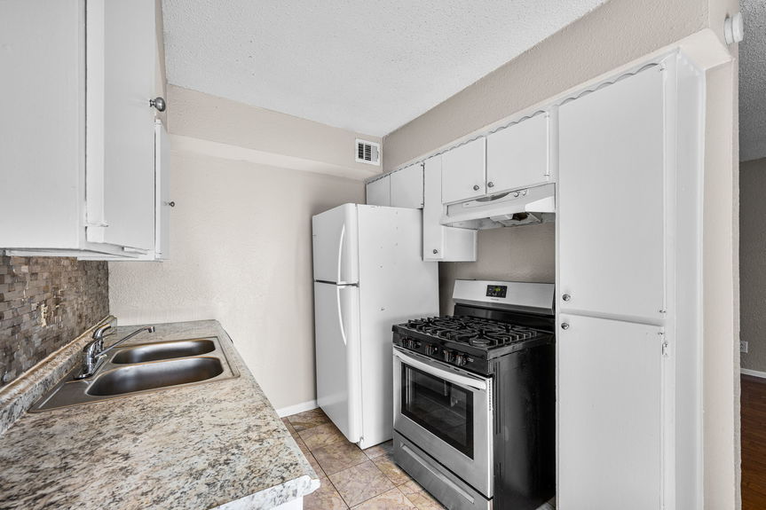 5317JuniusStDallasTX_MHP-22