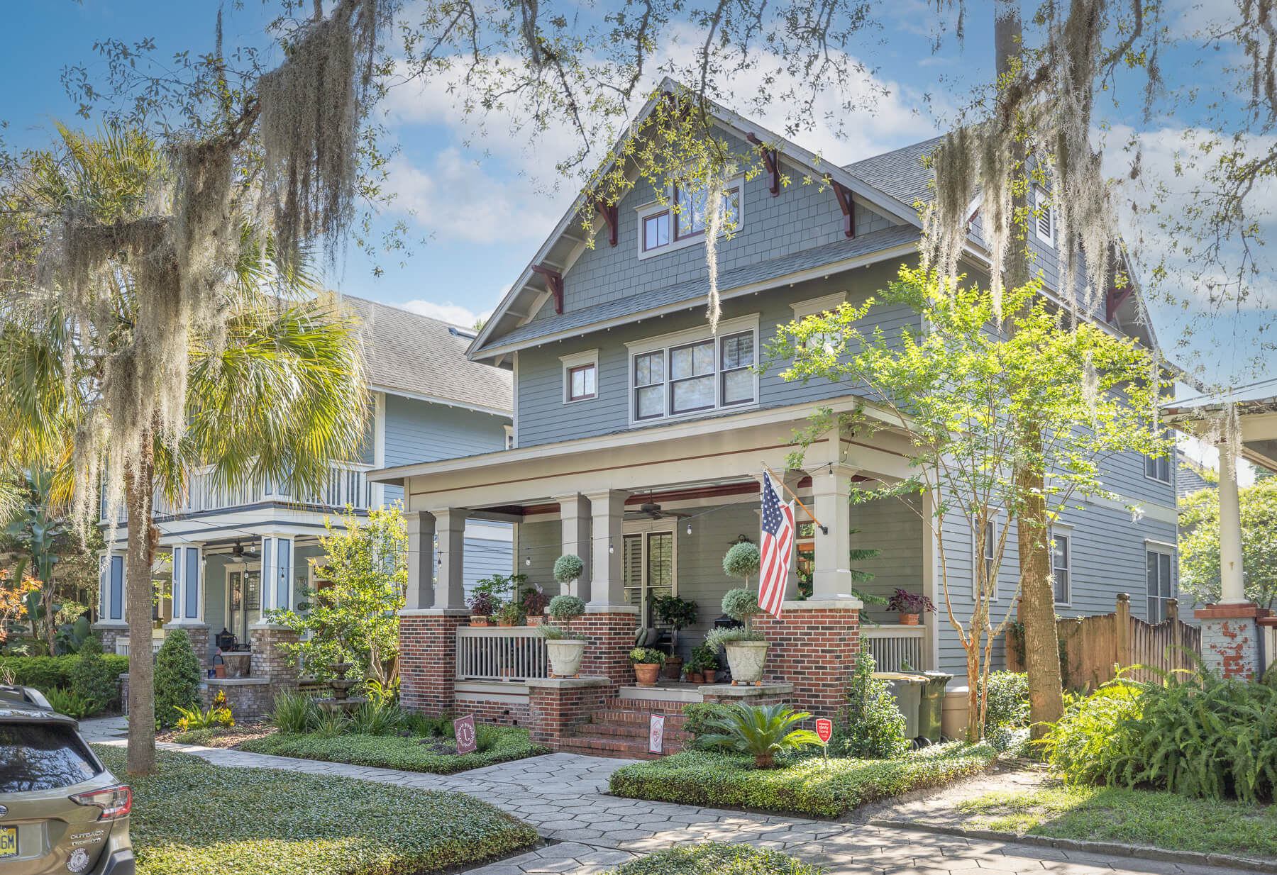 sunny-day-house-street-view