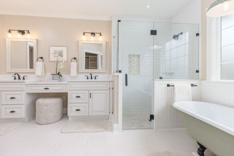 4403 St Johns Ave Owner&#8217;s Bathroom