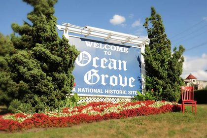 side-area-ocean-grove-sign