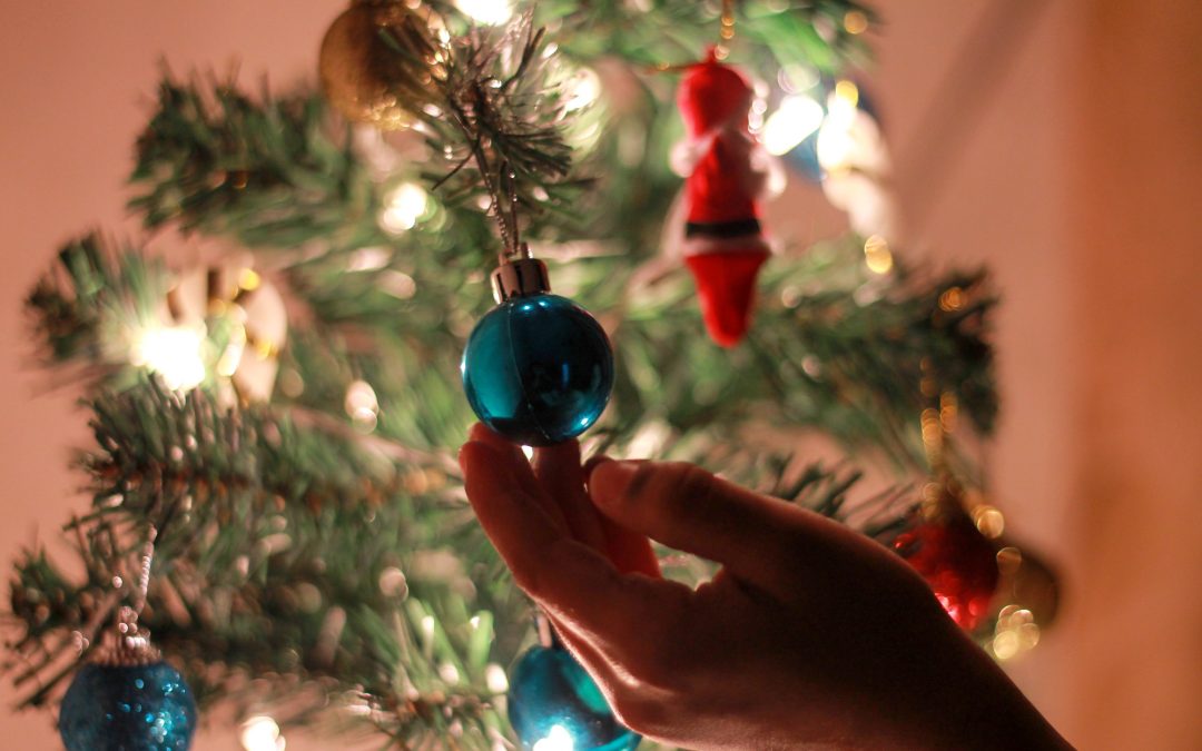 6 Minimalist Holiday Decoration Ideas