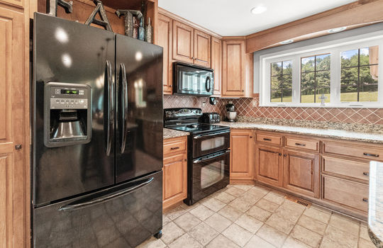 3960 Rupp Rd Millers MD 21102 USA-012-035-Kitchen-MLS_Size