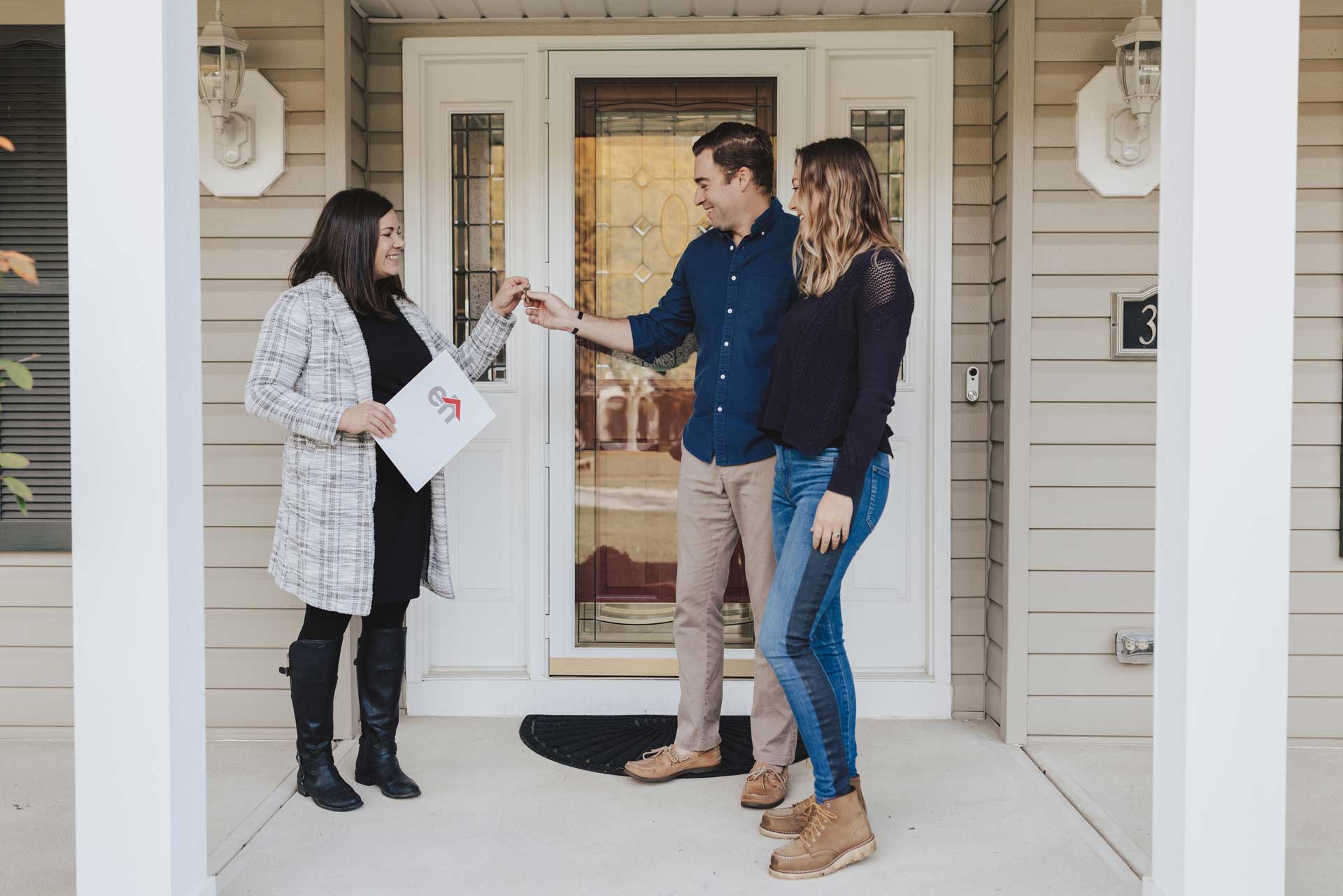 Ed-Huck-Team-new-home-owners-image-1