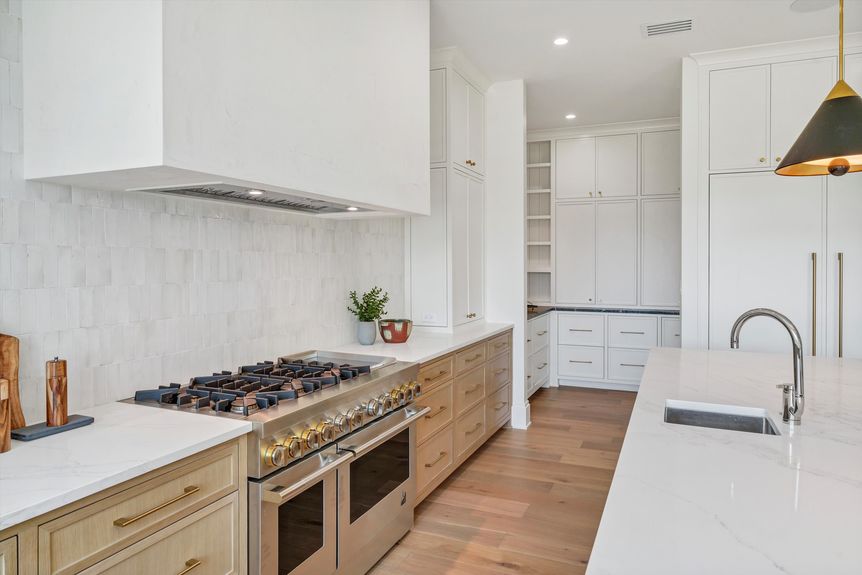 23-Modlux.Media.2572 Groves Dr_DSC00812
