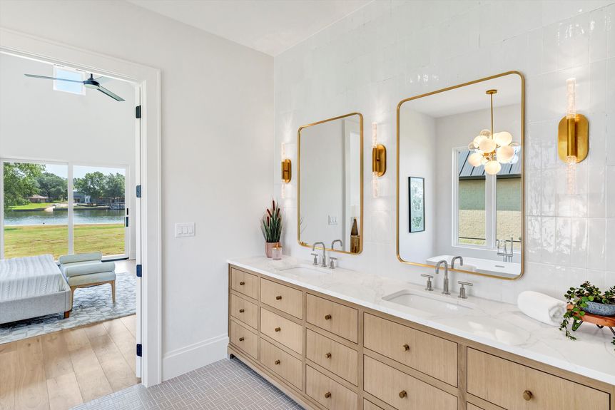 31-Modlux.Media.2572 Groves Dr_DSC00717