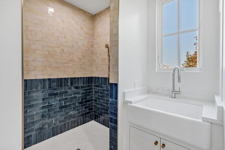 41-Modlux.Media.2572 Groves Dr_DSC00762