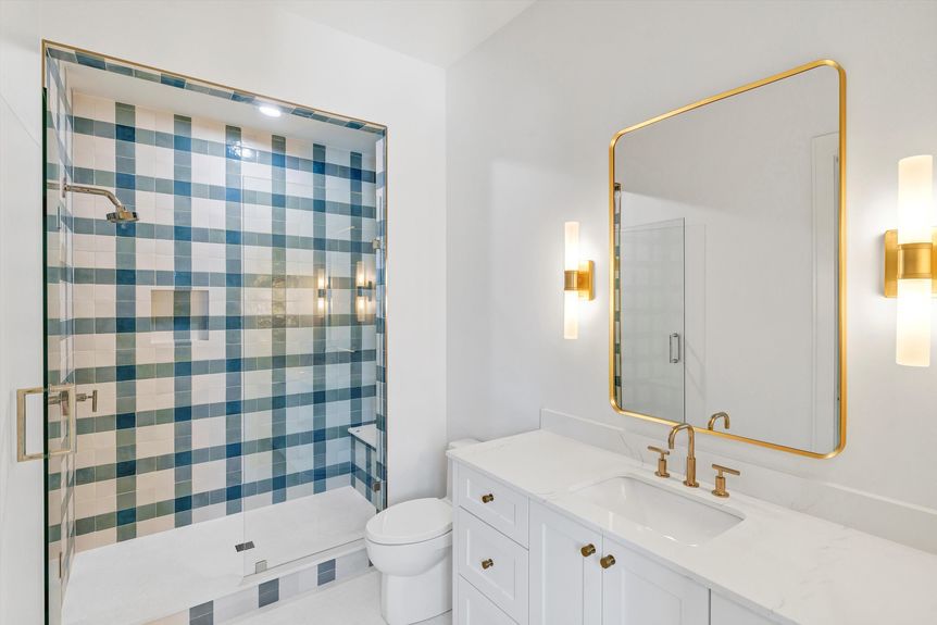 51-Modlux.Media.2572 Groves Dr_DSC00662