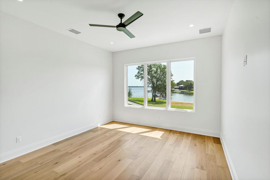 53-Modlux.Media.2572 Groves Dr_DSC00677
