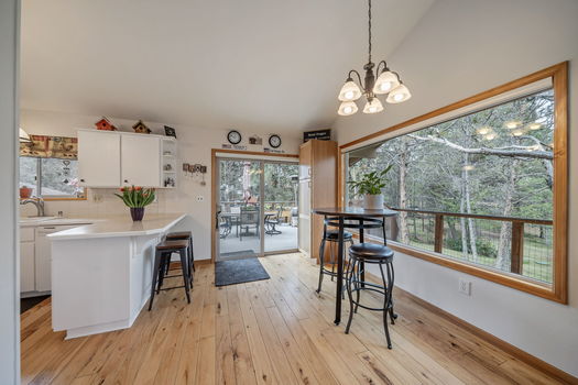 7-web-or-mls-20210 Meadow Ln, Bend (5 of 60)