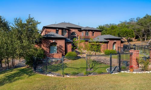 What Makes Steiner Ranch Luxury Homes Unique: Design, Views & …