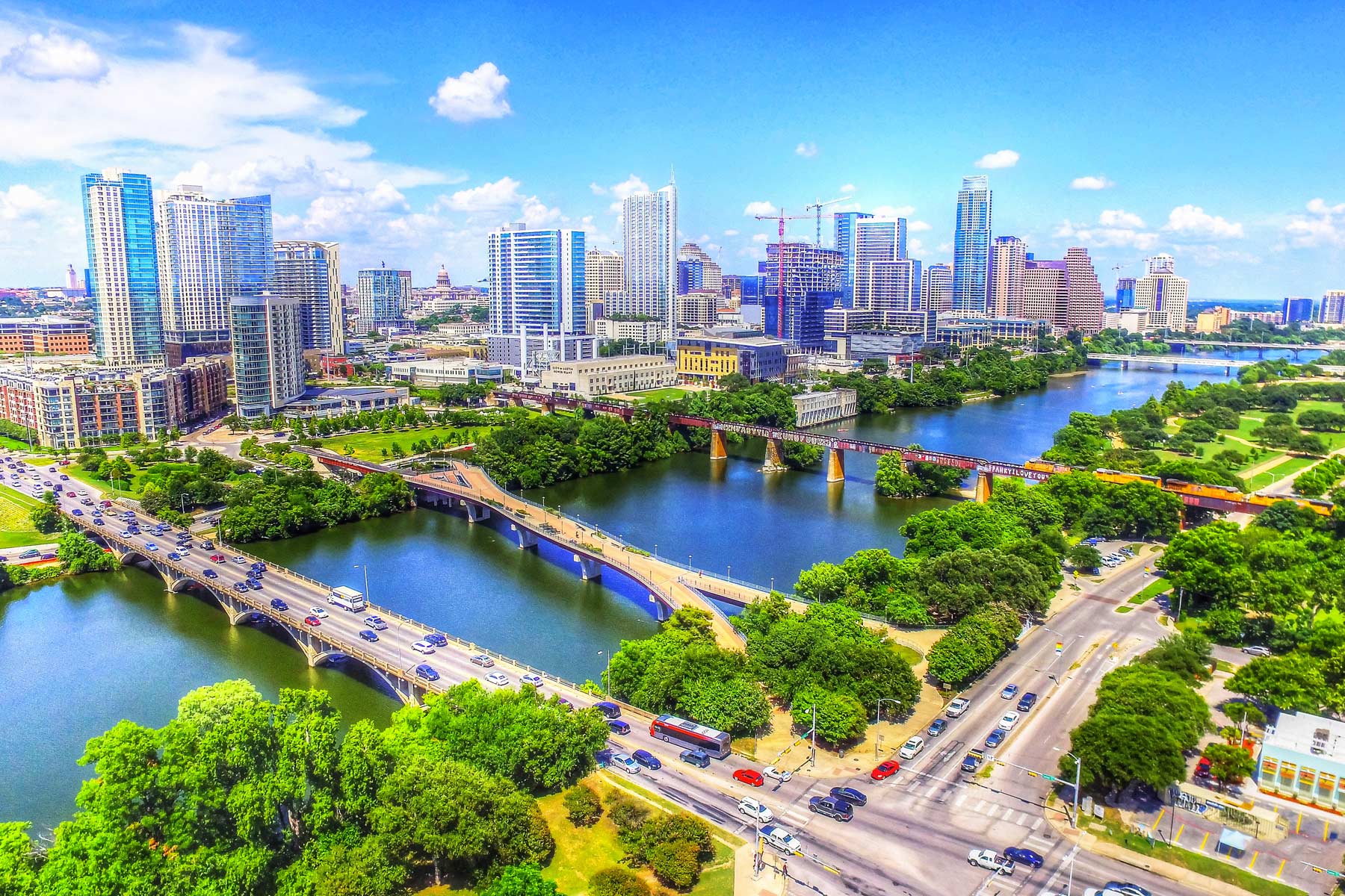 living-in-austin-texas-shutterstock_681303508-Mike-Holp