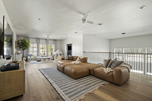 25 - Upstairs Living Area