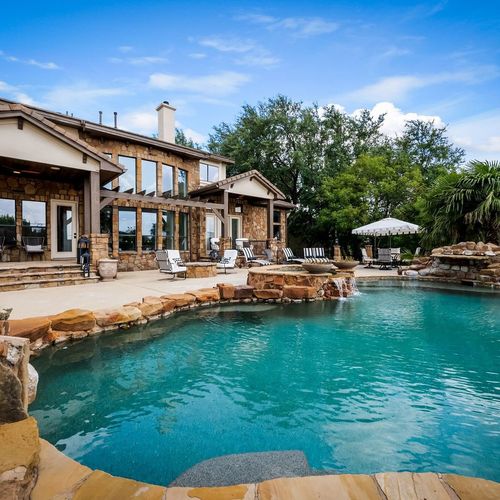 Selling a home with a pool in Steiner Ranch