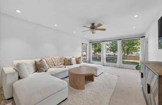 20- 300 W Cleveland - MLS listing photo order