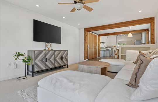23- 300 W Cleveland - MLS listing photo order