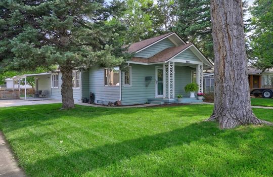 45- 300 W Cleveland - MLS listing photo order - virtual staged with grass
