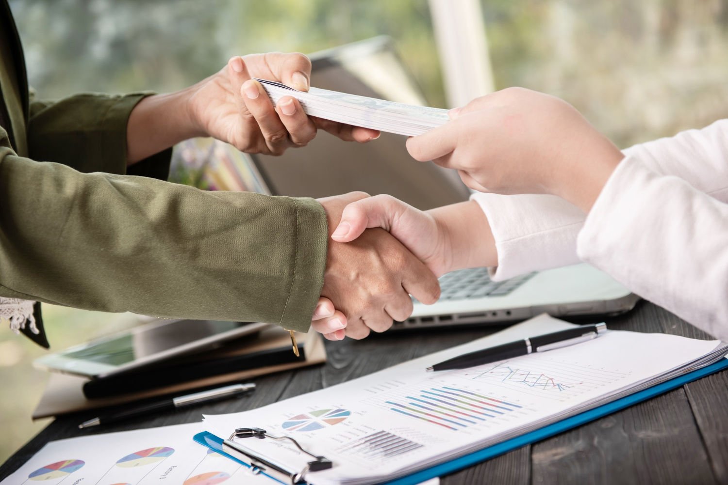 Should You Accept a Cash Offer? Weighing Y…