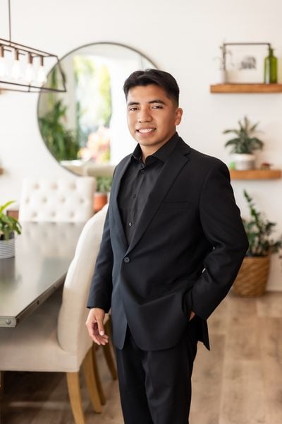 jpeg-optimizer_Daniel Headshot