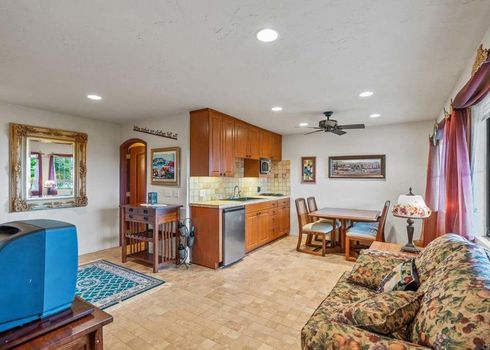 genMid.NDP2305198_21_1