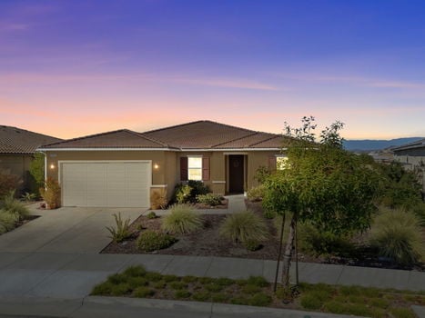 2-web-or-mls-32858-sycamore-canyon-ln