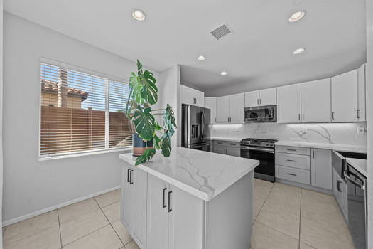 12-web-or-mls-4499-brisbane-way