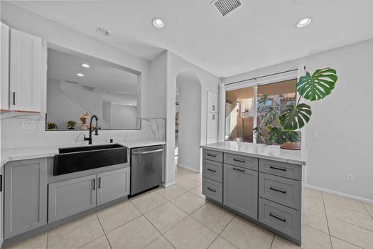 15-web-or-mls-4499-brisbane-way