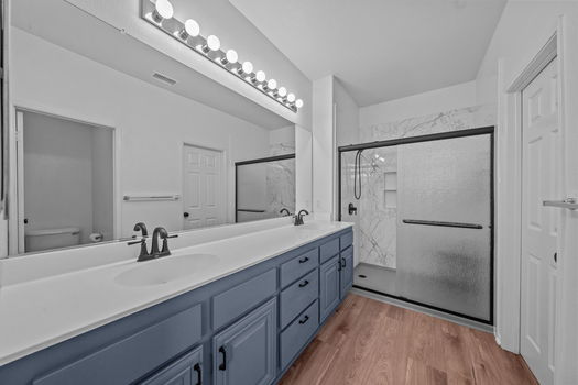 23-web-or-mls-4499-brisbane-way