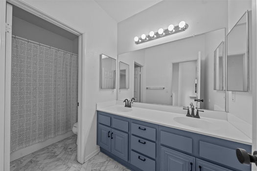 27-web-or-mls-4499-brisbane-way