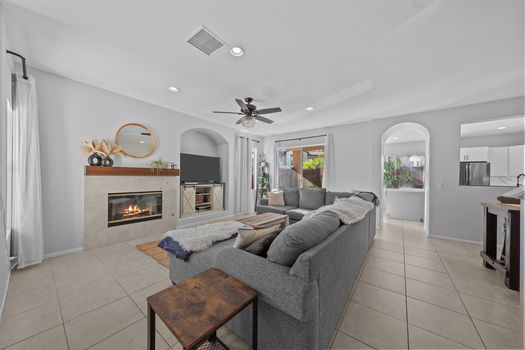 5-web-or-mls-4499-brisbane-way