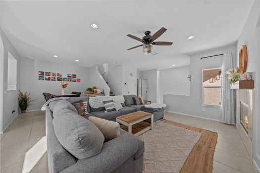 8-web-or-mls-4499-brisbane-way