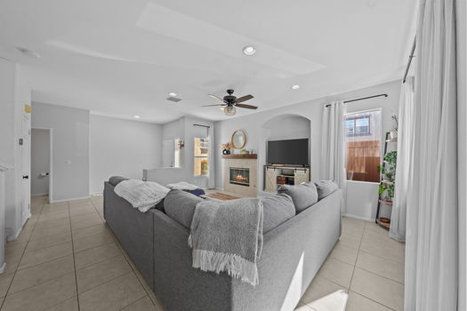 9-web-or-mls-4499-brisbane-way