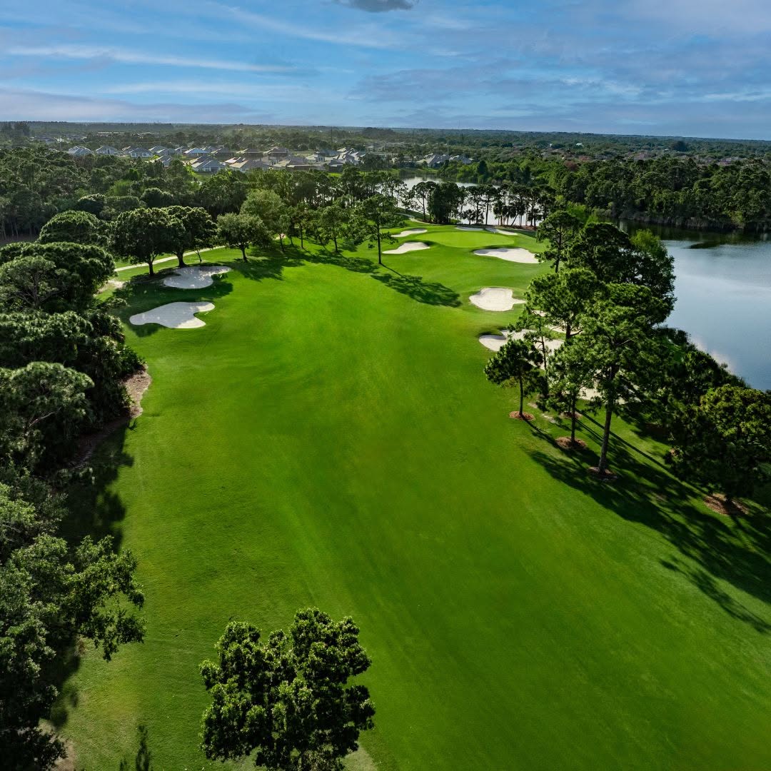 Immaculate green and fairway at Bent Pine Golf Club