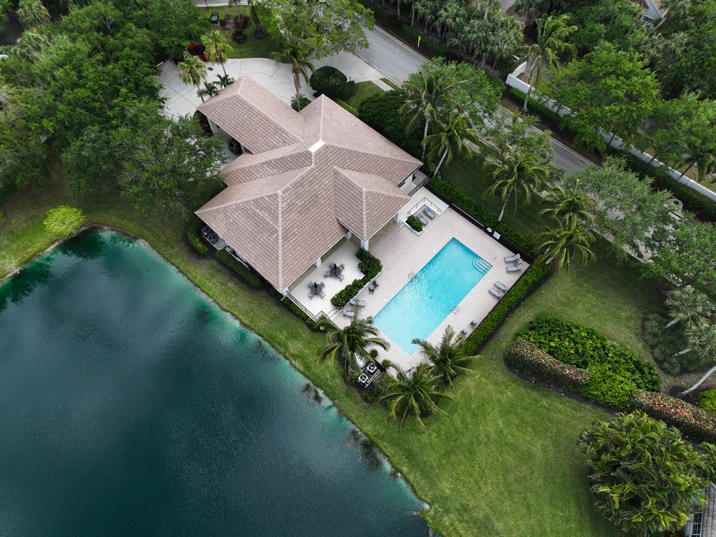 Aerial view of Bermuda Club and the surrounding North Vero Beach barrier island