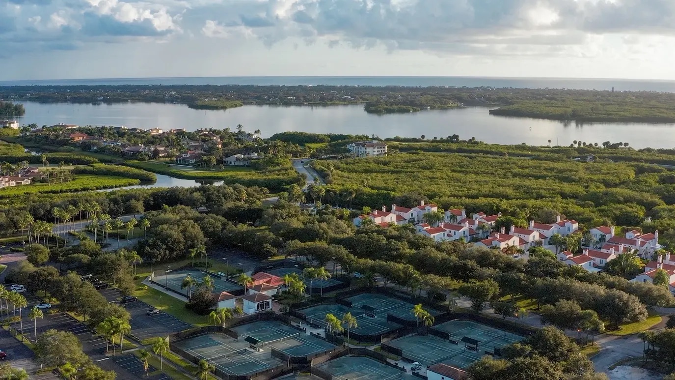 Tennis courts and racquet facilities at Grand Harbor