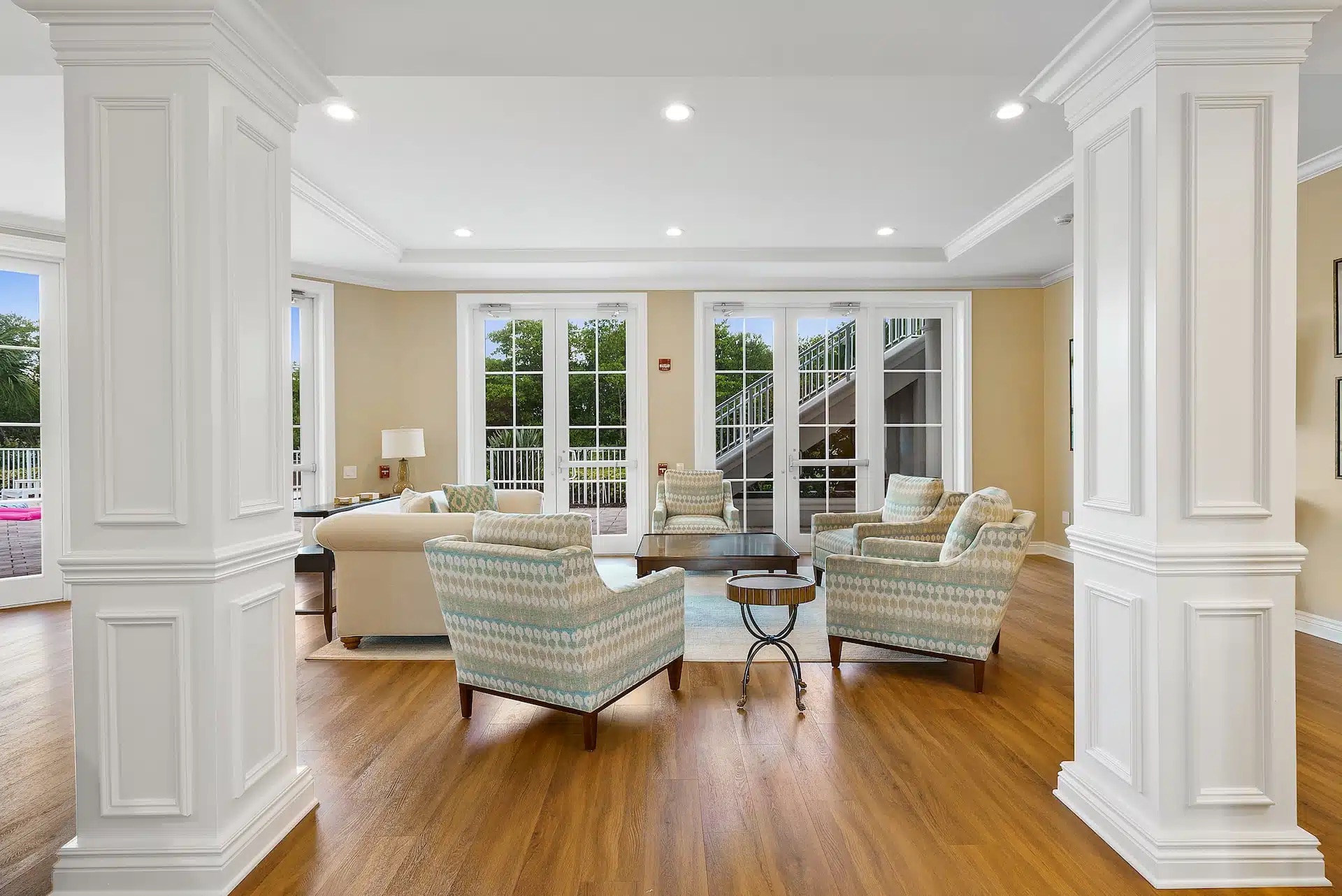 Riverfront clubhouse gathering room at River Club