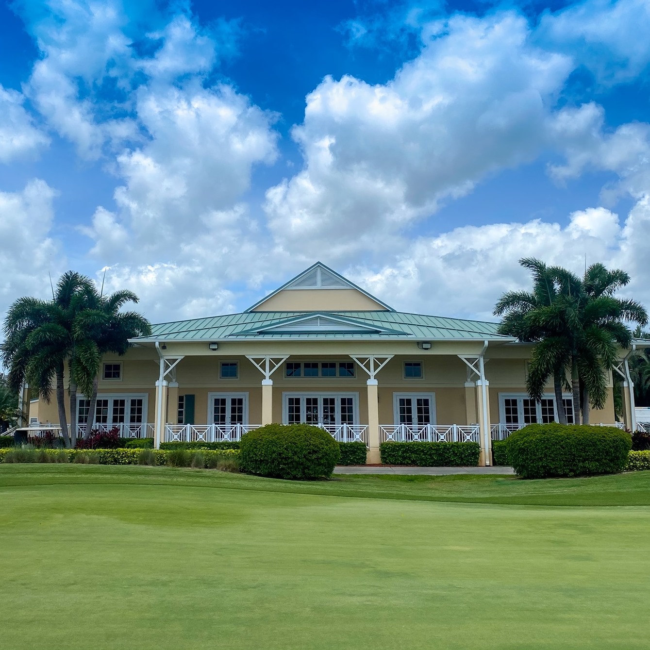 Pointe West Country Club clubhouse and gathering spaces