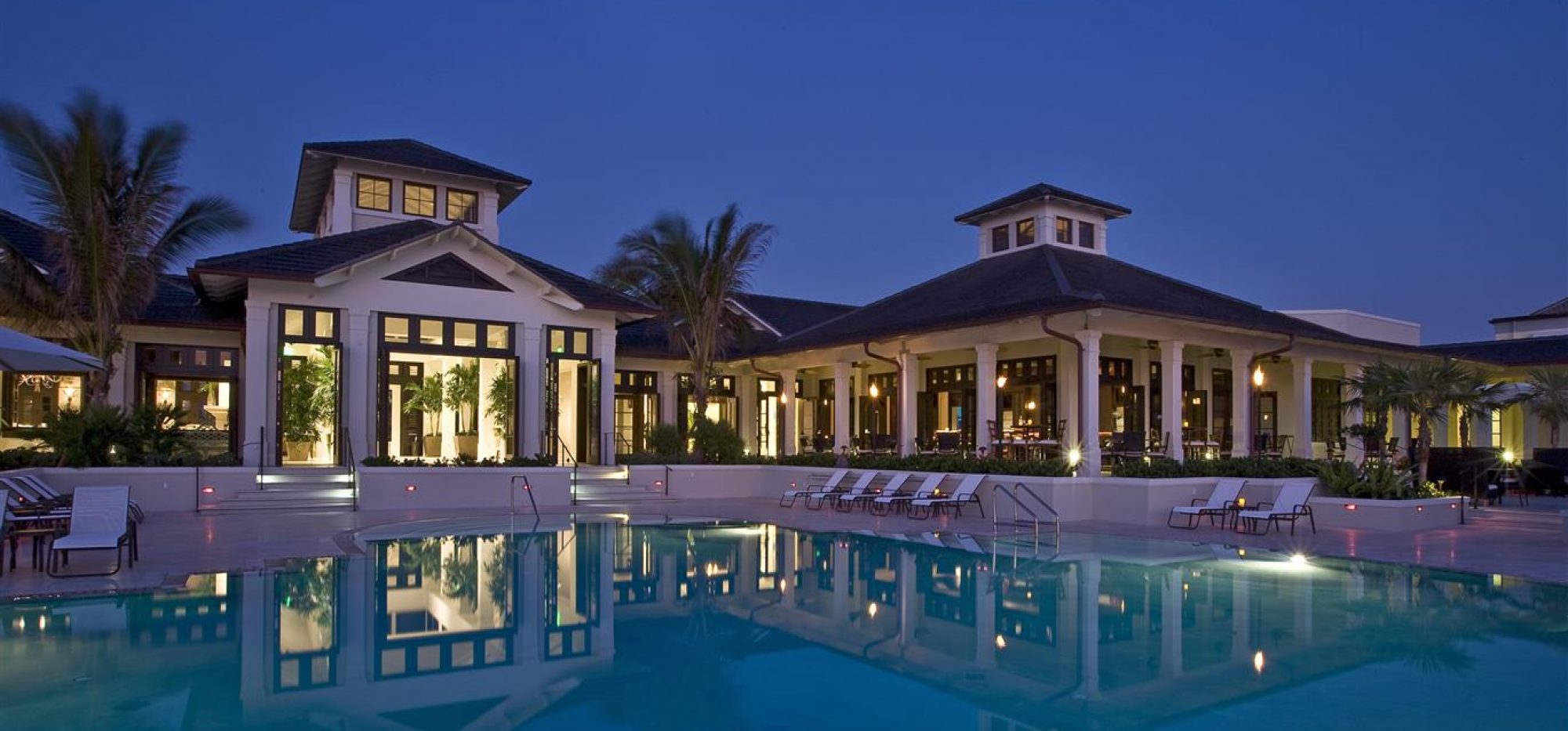 Oceanfront Beach Club clubhouse and swimming pool at John’s Island Club