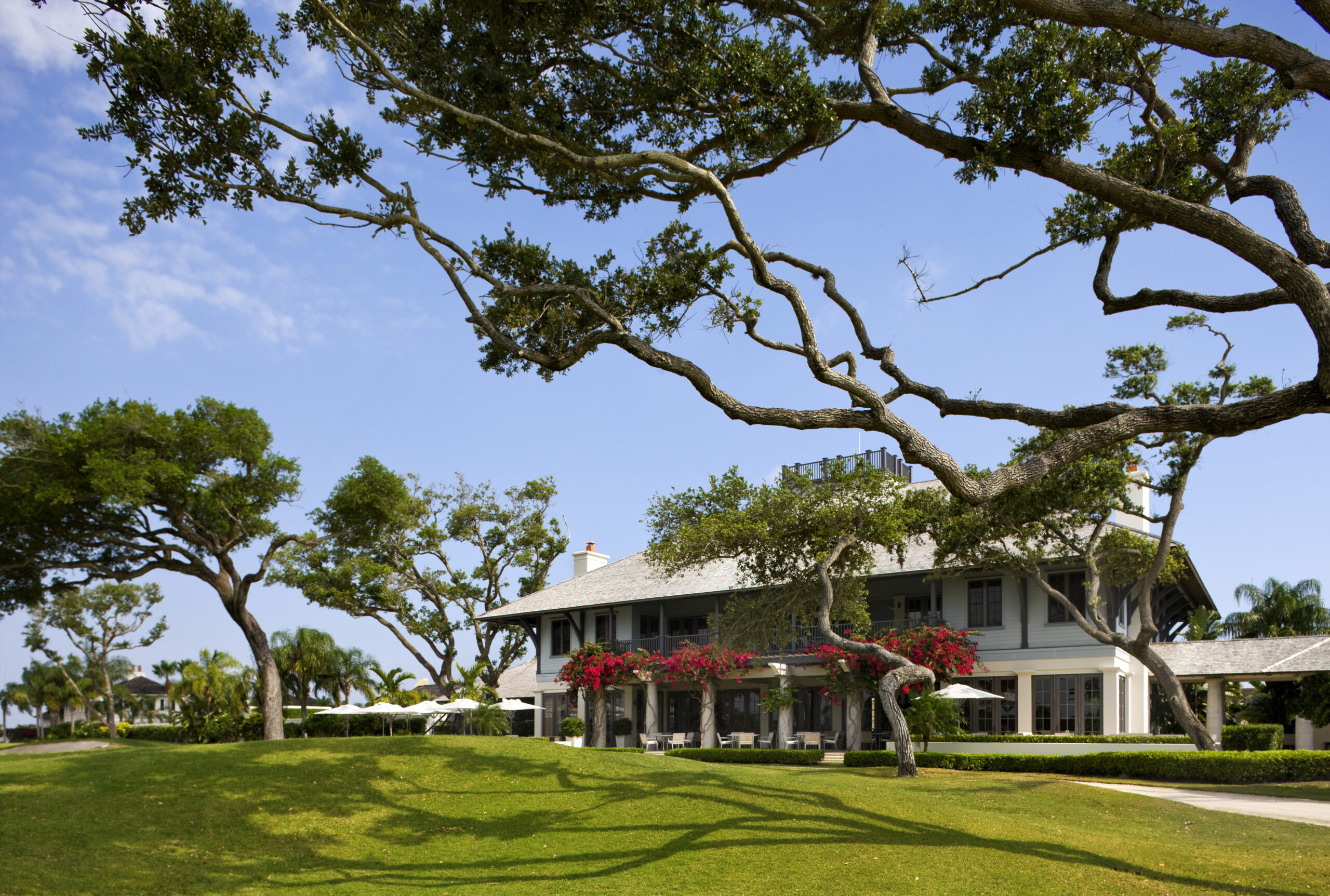 Oceanfront club facilities and coastal setting at Windsor