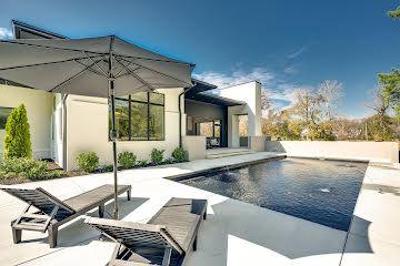 Modern luxury home with a pool in Nashville