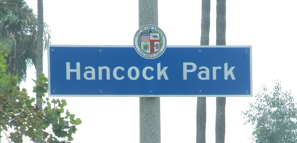 Hancock_Park_Neighborhood_Signage