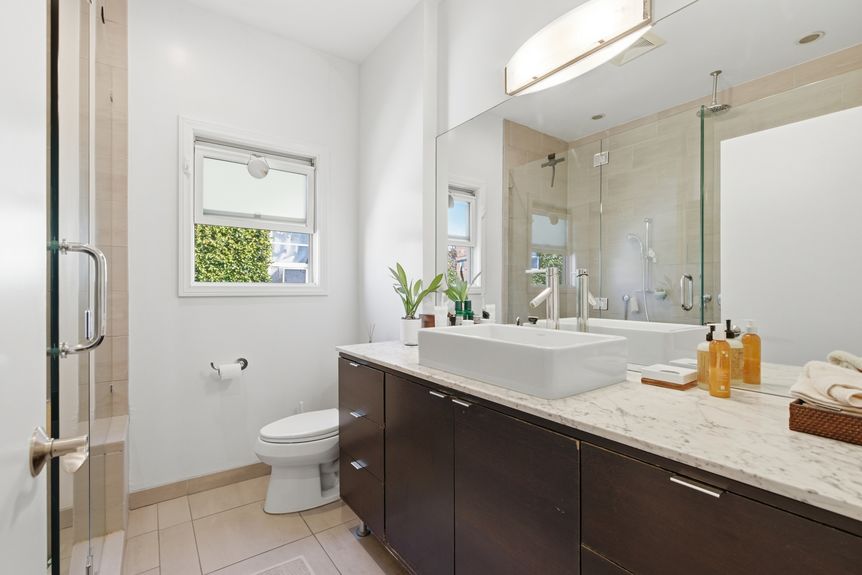 10_635_n_windsor_blvd_009