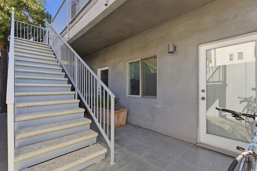 12_635_n_windsor_blvd_014