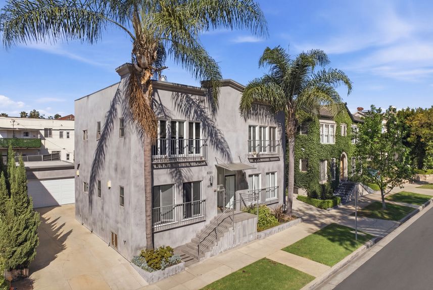 2_635_n_windsor_blvd_002