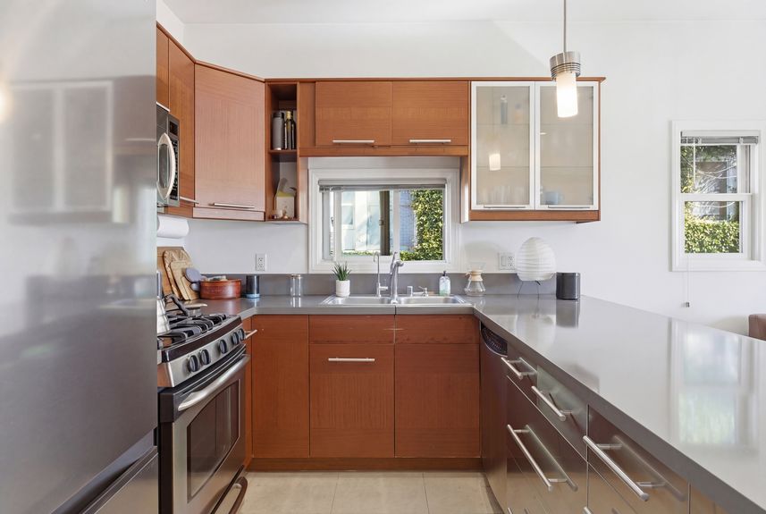 6_635_n_windsor_blvd_006