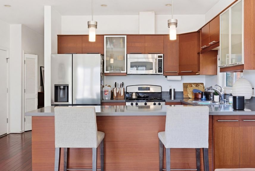 7_635_n_windsor_blvd_015