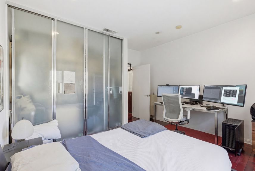 9_635_n_windsor_blvd_011