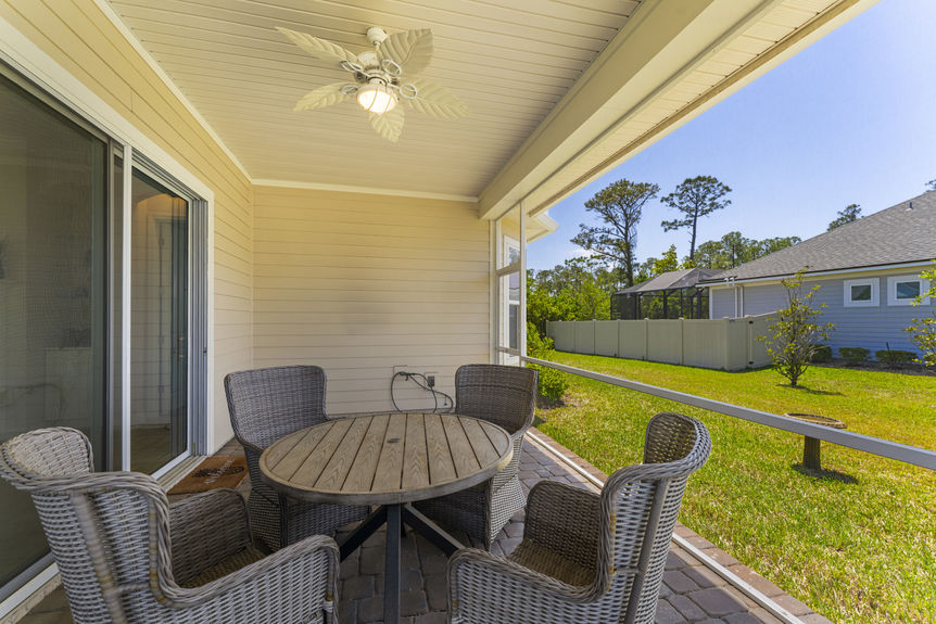 Relaxing Screened Lanai with Covered Outdoor Space