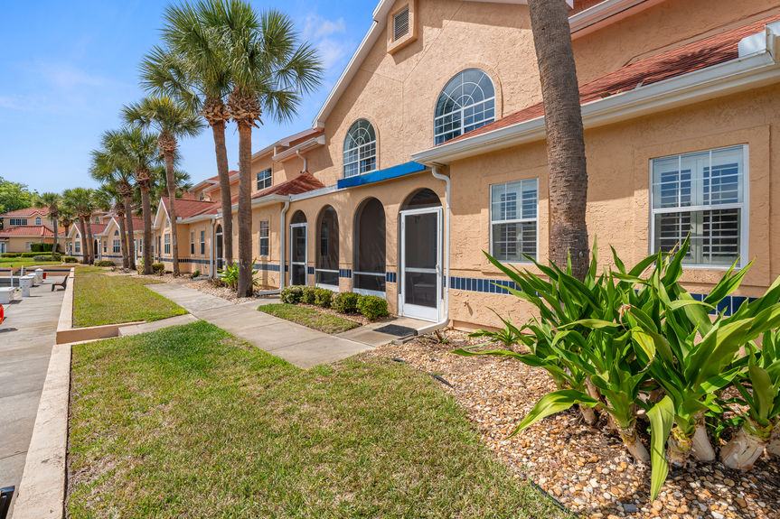 Private Boat Docks at 37 Captains Walk | Waterfront Living